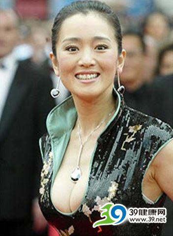 整形医生赞:巩俐乳房最完美