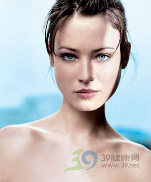 女性电脑族谨防乳房下垂