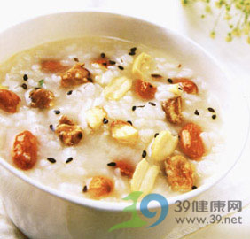 经济:核桃丰胸营养粥