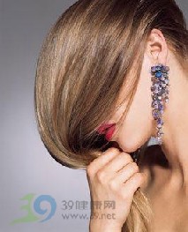 女人 做自己该做的“胸”