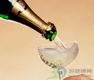 嗜酒伤肝 危害巨大!