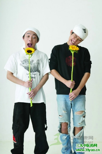 男生体罚自己_男生体罚自己的方法_男生体罚