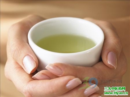 夏日必看!怎样喝水脸色好